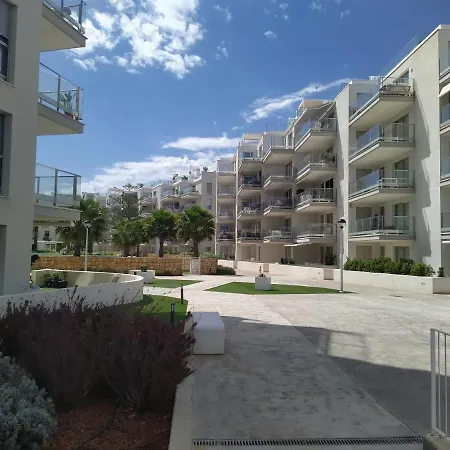 Apartamento Nuevo Y Bien Situado En