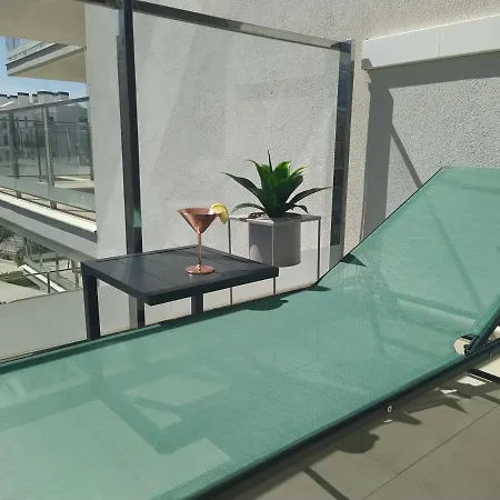 Apartamento Nuevo Y Bien Situado En * Denia